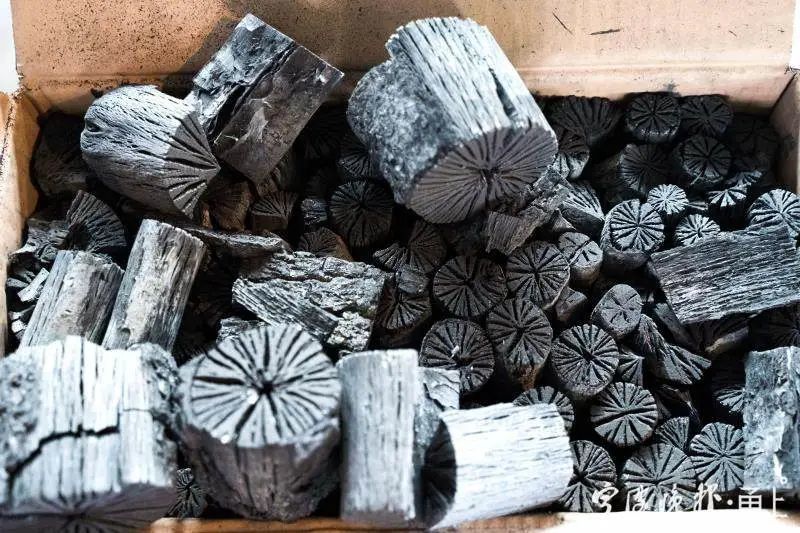 严打环境犯罪 三年来最大走私出口木炭案宣判，涉案木炭高达3020吨