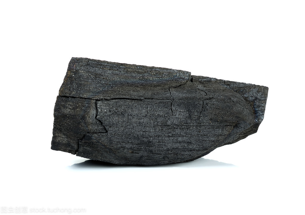 白色背景下的木炭与润滑油销售 分离的艺术与商业融合